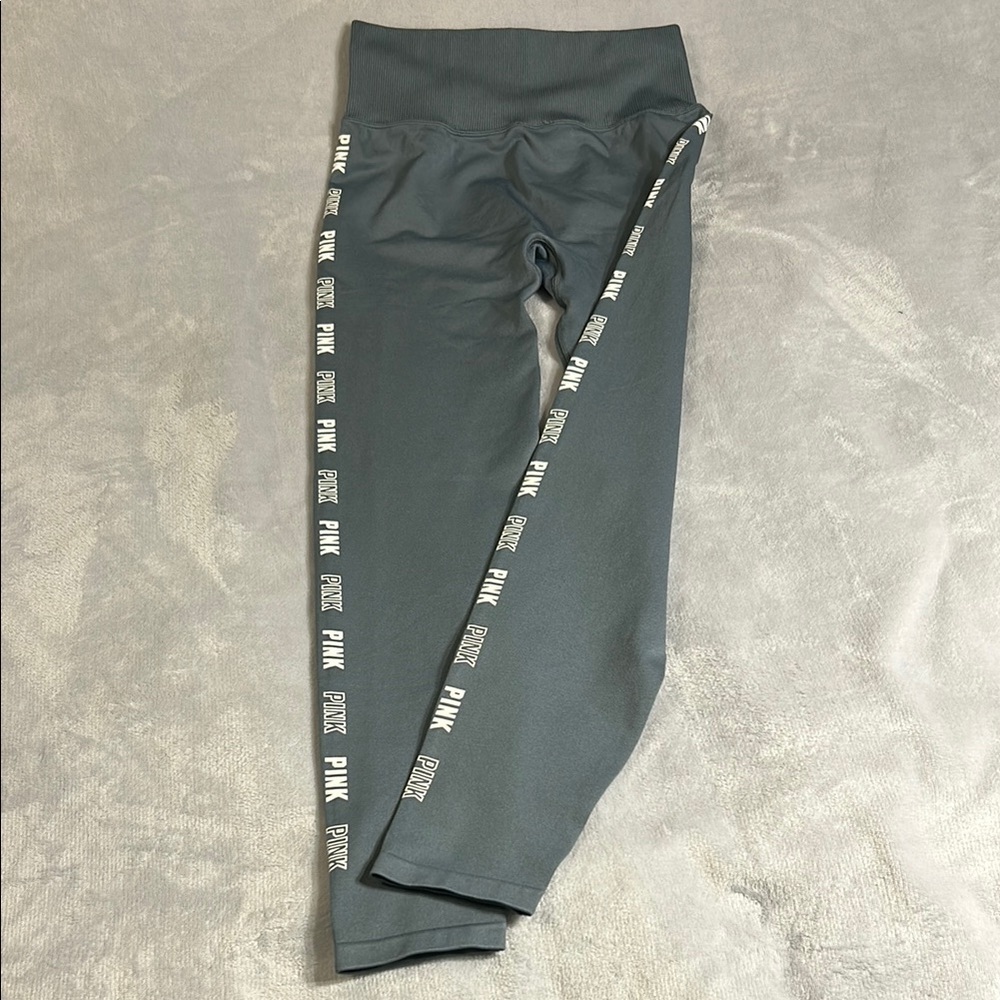 PINK Victoria’s Secret Grey Leggings NWOT - Picture 3 of 5